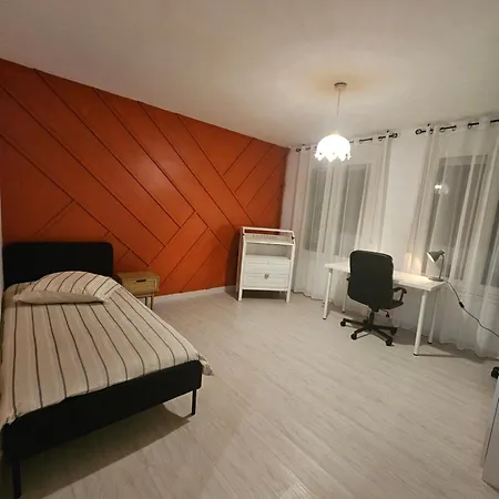 Apartamento Appartement élégant&lumineux 100 m2 - 3 chambres - 2 balcons - 7 min du centre-ville Reims *
